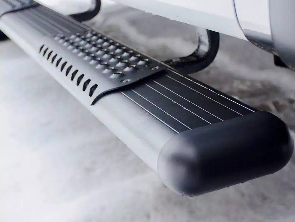 Luverne O-Mega II Black Wheel to Wheel Running Boards